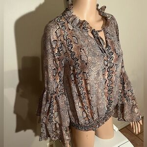 NWT Womens AnnaLee & Hope Animal Print Blouse Size Small